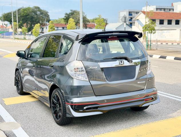 2014 Honda JAZZ 1.3 HYBRID FACELIFT (A) - 4