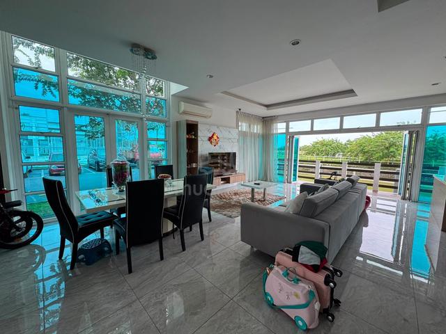 Cozy Environment, Fully Furnished @ D Lagoon Seri Austin 1