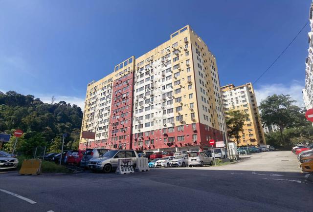 Jelutong Apartment @ Selayang Heights 1