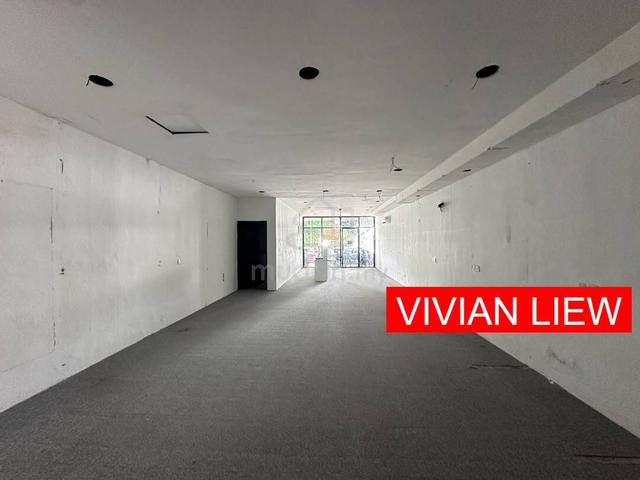 Ground floor 1400 sf space for rent Jelutong Batu lanchang 1