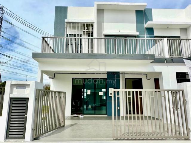 Corner Lot 45x80 2 Storey Last Unit 【Jangan Lepas】Sepang 1