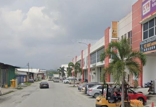 Freehold 1.5-Sty Link Factory bu 2578sf Meru Klang for Sales 1