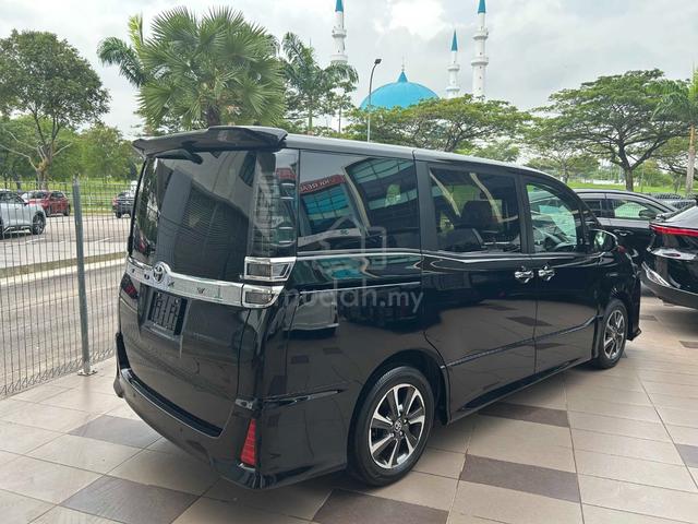 2021 Toyota VOXY 2.0 ZS KIRAMEKI III 2PD 7STR 35K - 2