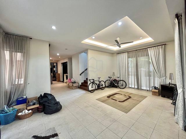 FULLY RENO 2 Storey Terrace Lagenda Garden Teratak Bukit Jelutong 1