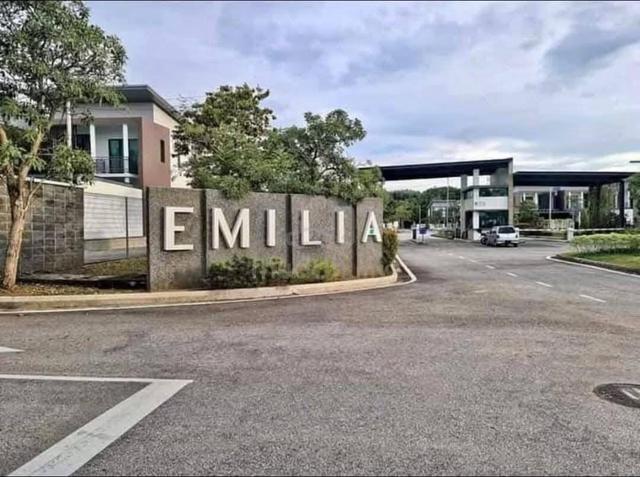 FOR RENT: Rumah Teres Super (Emilia) @ Bdr Bkt Banyan, Sg Petani 1