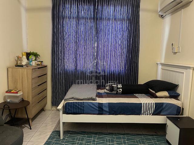 Bilik untuk disewa (Master Room) 1