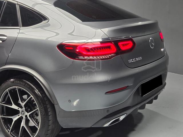 Mercedes Benz GLC300 COUPE 2.0 AMG LINE , LIKE NEW - 4