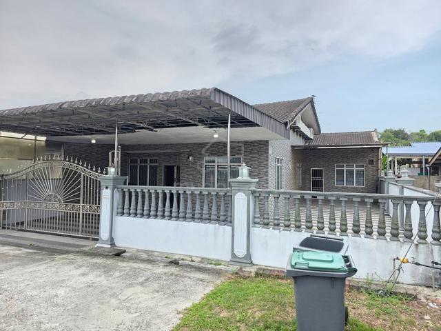 Fully Renovated Semi-D 4 Bilik Ulu Tiram Jalan Nilam, Taman Bunga Raya 1