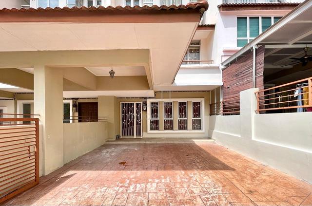 SETIA PEARL ISLAND 3 STOREY TERRANCE 1400sf PARTIALLY FURNISHED 1