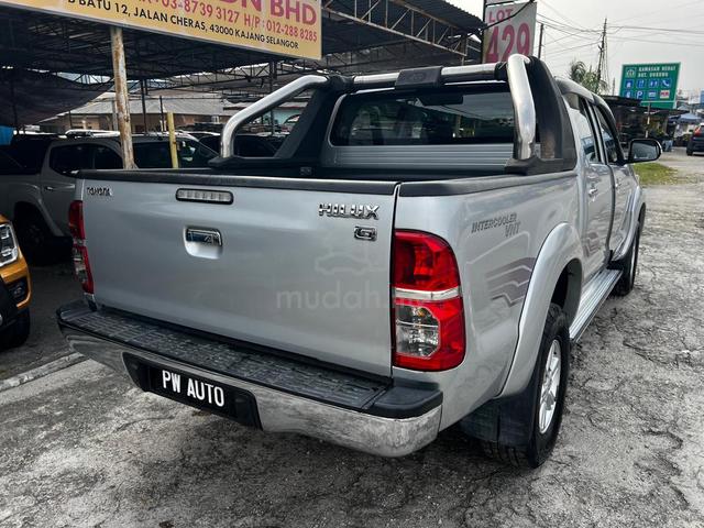 Toyota HILUX 2.5(M)VIGO D/C G VNT 5SPD 4X4 pickups - 5