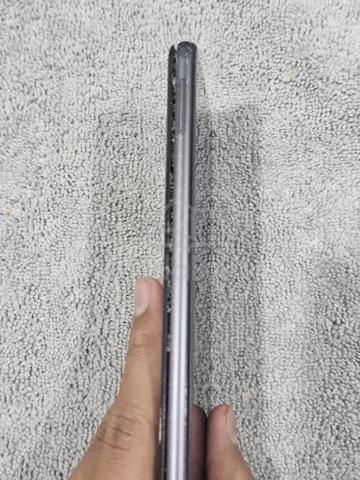 Huawei P20 (128GB) -- NEEDS REFLASHING - photo 4 of 6