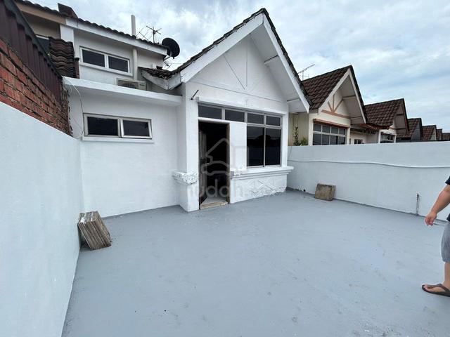 Taman Universiti Skudai Double Storey House For RENT 1