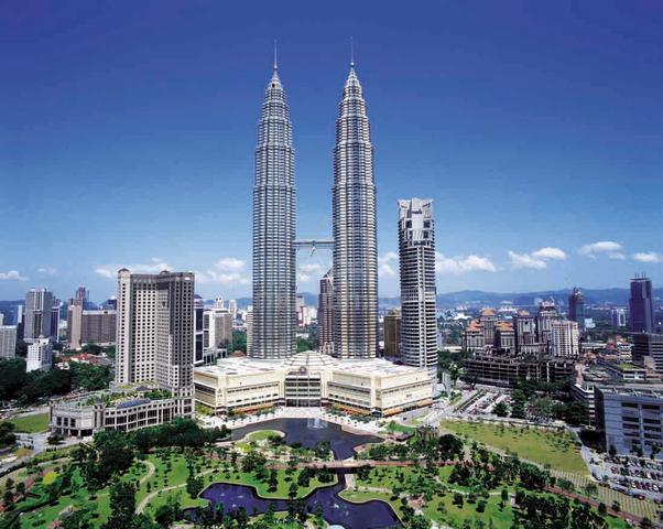 1 Station to Midvalley ! 0 Depo @ Airbnb Rental | Walk to MRT 3 KTM 1