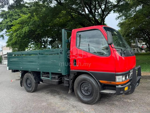 Lorry Mitusbishi 3Ton Canter Cargo - photo 2 of 6