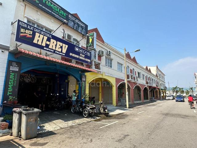 HOT AREA! Double Storey Shoplot Taman Bachang Utama Batu Berendam TOWN 1