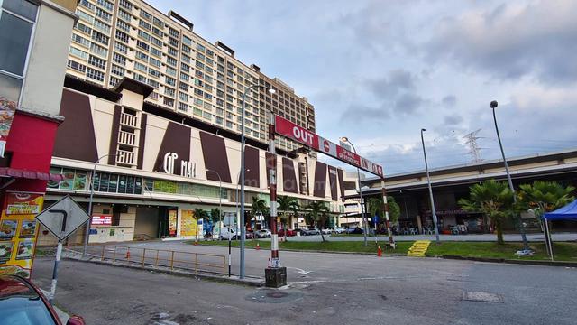 Gelang Patah - 4 Storey Shop For Sale 1