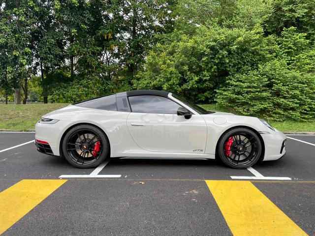 2022/23 Porsche 911 3.0 TARGA 4 GTS (A) - 3
