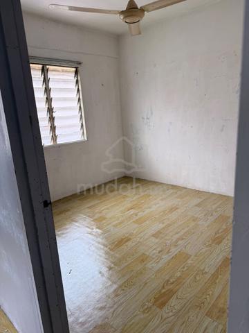 Flat PKNS Seksyen 7 Shah Alam 1