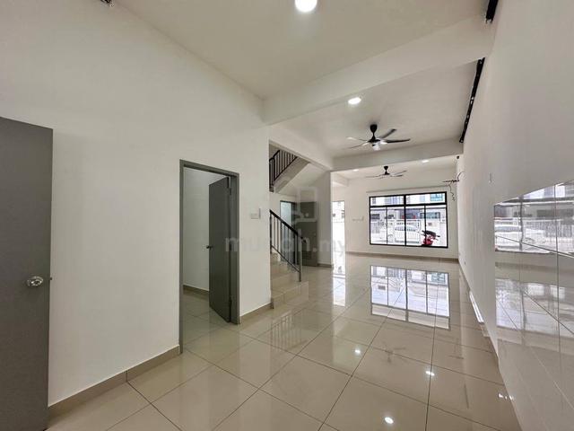 Mutiara Maju @ mutiara rini 2 storey terrace for rent 1