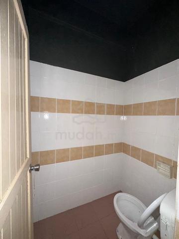 Chonglin Park 1st Floor Shoplot House FOR SALE 1
