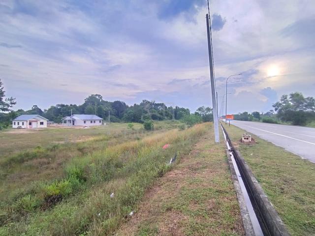 Lima Lot Tanah Banglo Jalan Tegak 1, Mukim Kuala Pahang 1
