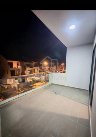 New END LOT Three Storey Superlink House Orchid Hill Cheras 1