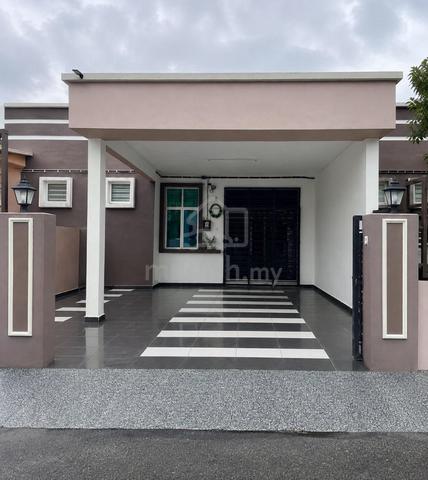 [CANTIK! READY TO MOVE-IN] Single Sty, Tmn Pulai Indah 2, Merlimau,MLK 1