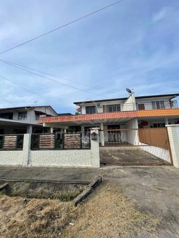 Double Storey Semi-Detached House for Rent📍Arang Road, near Boulevard 1