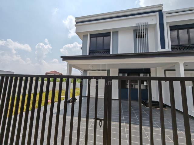 Kulai Green Pavilion CORNER double storey terrace house for sale 1