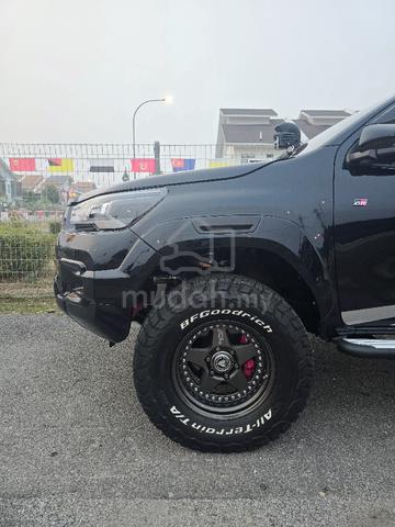 2025 Toyota HILUX 2.8 GR SPORT MY23 AN120 (A) - 4
