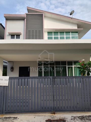 Ayer Tawar Bungalow for Sale 1