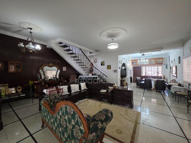 Park facing freehold corner semi-d in Bangsar 1