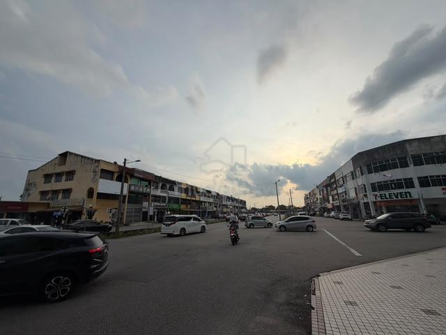 Taman Bukit Pasir Batu Pahat shop for Rent 1