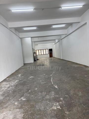 Puncak Jalil Shop for rent (End Lot/Ground floor) 1