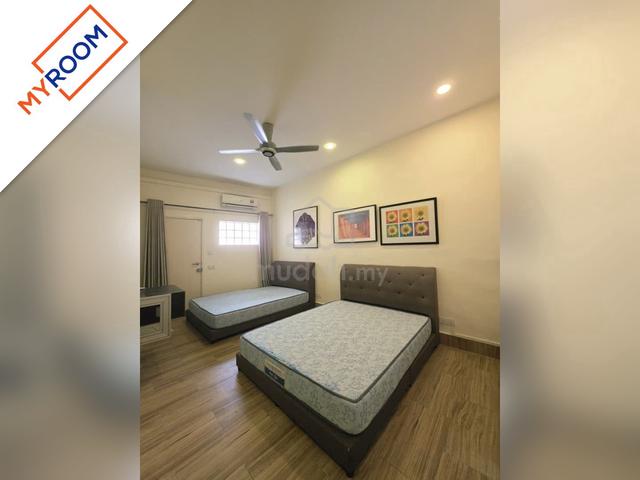 Master Room   Private Bathroom | Jalan Merican  1