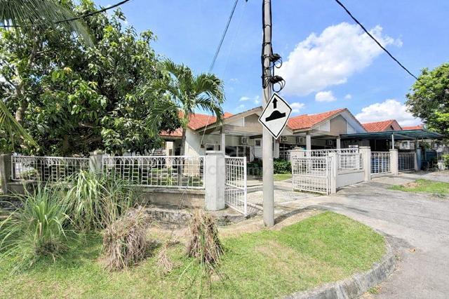 CORNER LOT & TANAH LUAS Rumah Teres 1 Tingkat Nusari Bayu Sri Sendayan 1