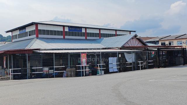 Shop lots near Lukut wet market for sale 1