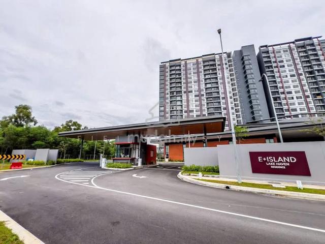 E Island Lake Haven 1