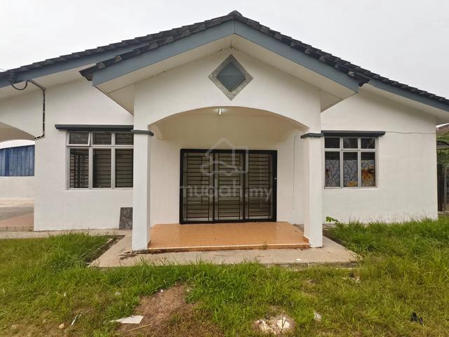 Single storey terrace Taman Wawasan, Kulai Sedenak, terrace corner 1