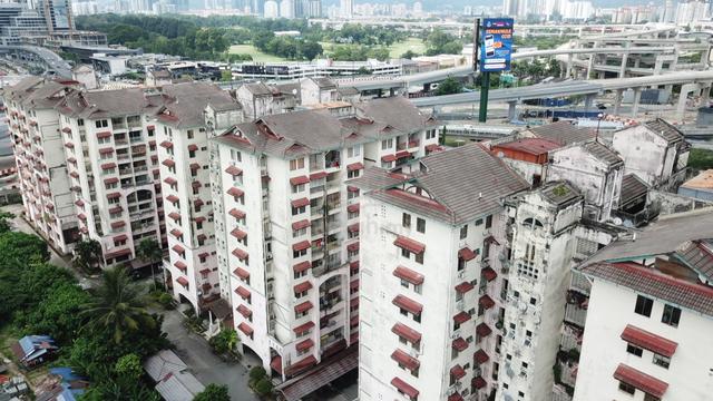 Ixora Apartment (Jalan Tun Razak) 1