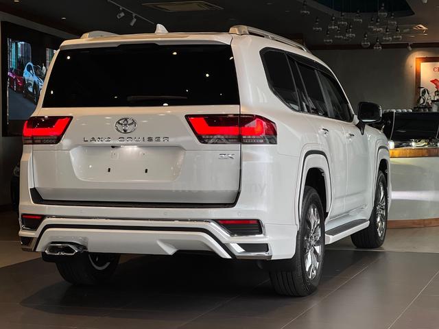 2025 Toyota LANDCRUISER 3.4 300 ZX (A) - 4
