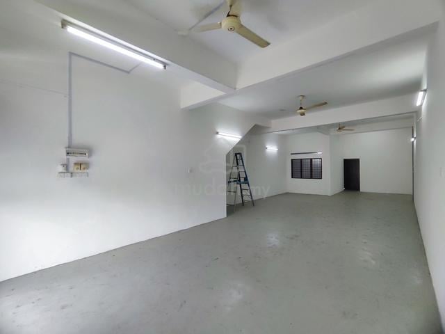 Hot location ✅ Refurbished 🔥 Bercham Ipoh Double Storey Shop 1