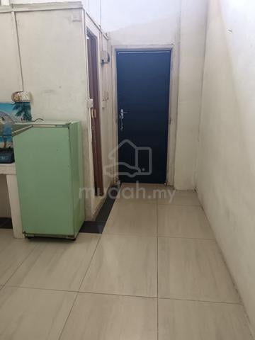 House For Rent near C I Q  next to pandan heights  JB 1