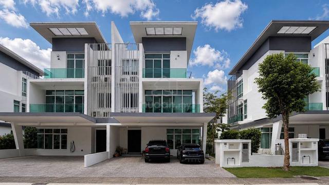 For Sale: Triple Storey Semi Detached House Clover Residence,Cyberjaya 1