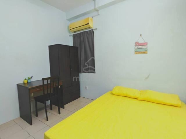 FREE 1 MONTH USJ 1 Female Medium Room Casa Subang Damen Mydin Segi BRT 1
