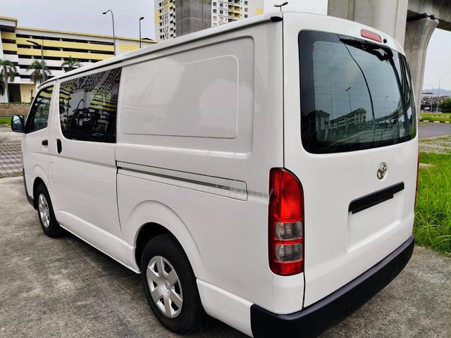 2017 Toyota HIACE 2.5 (M) Semi Panel Van - 4