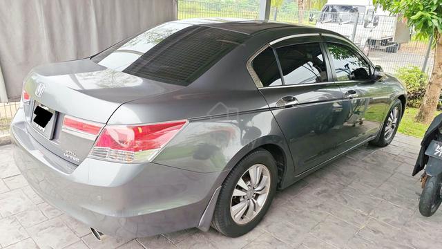 Honda Accord 2.0 - 1