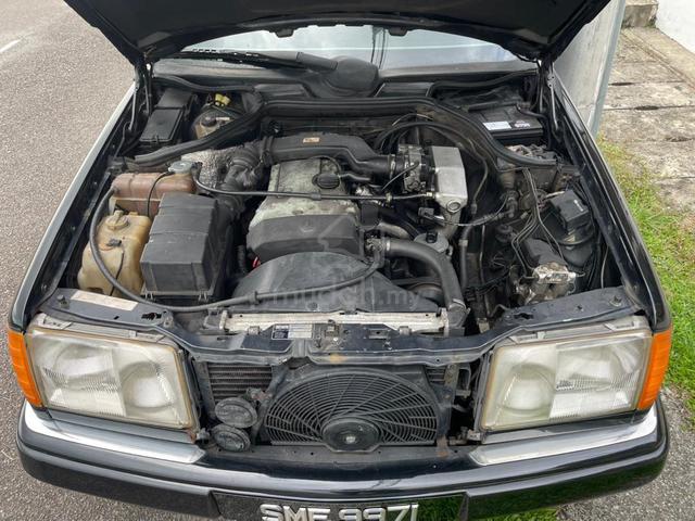 1995 Mercedes Benz 220E 2.2 (A) - 4