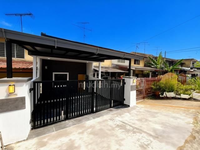 Kulai Taman Saleng L.M.Cost Luxury Large Double Storey Terrace House 1