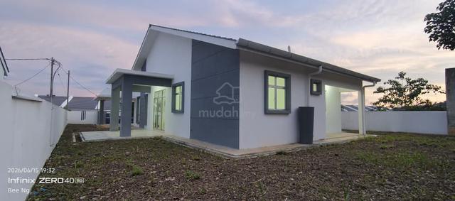 Spacious 4 Bedrooms Bungalow For Rent @ Taman Ara Kuda 1